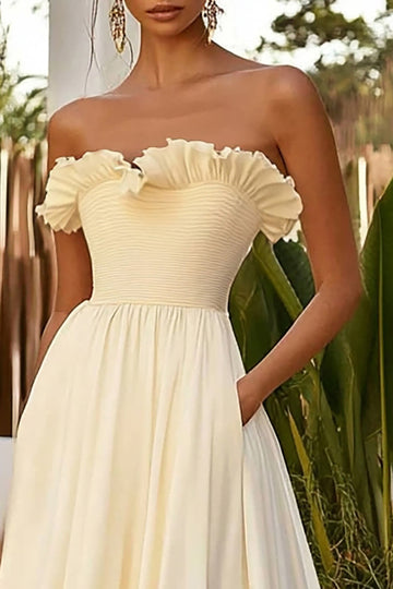 Robe d’invitée de mariée jonquille à volants sans bretelles